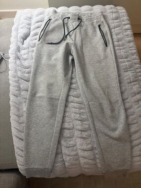 Uniqlo Men's Light Gray Sweatpants Joggers